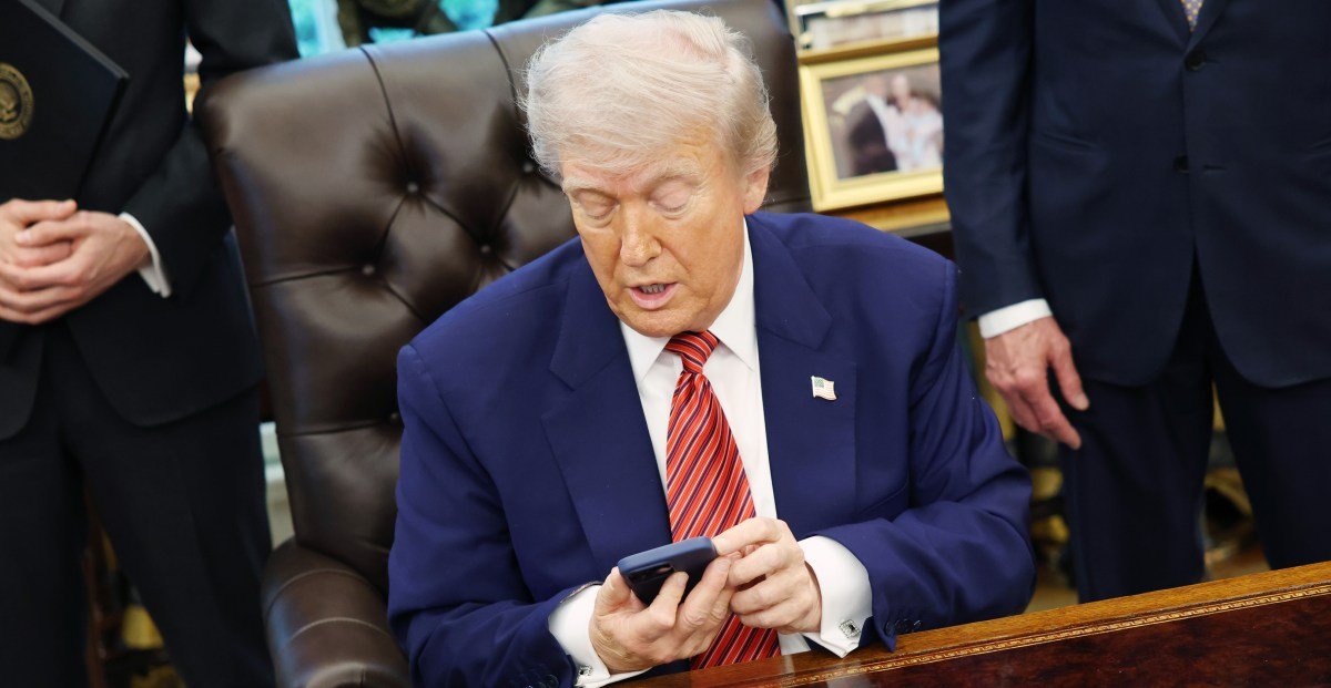 How Donald Trump and Ryan Reynolds can easily sell you phone plans